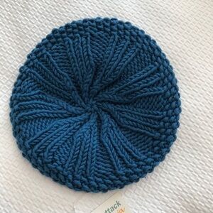 NWT Hat Attack Beret